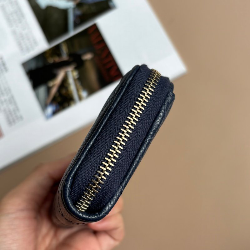 ::CHANEL::海軍藍色菱格荔枝紋牛皮淡金色雙C拉鍊零錢包-5