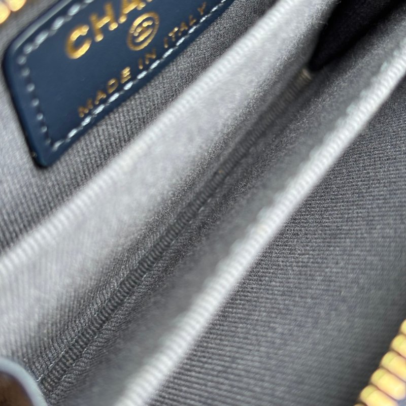 ::CHANEL::海軍藍色菱格荔枝紋牛皮淡金色雙C拉鍊零錢包-14