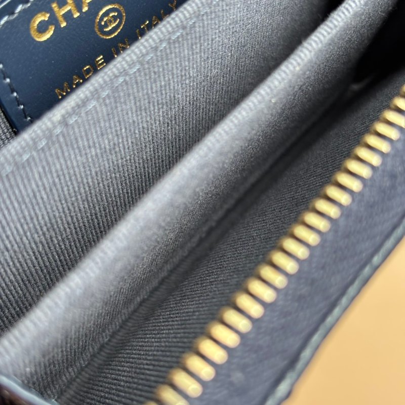 ::CHANEL::海軍藍色菱格荔枝紋牛皮淡金色雙C拉鍊零錢包-15