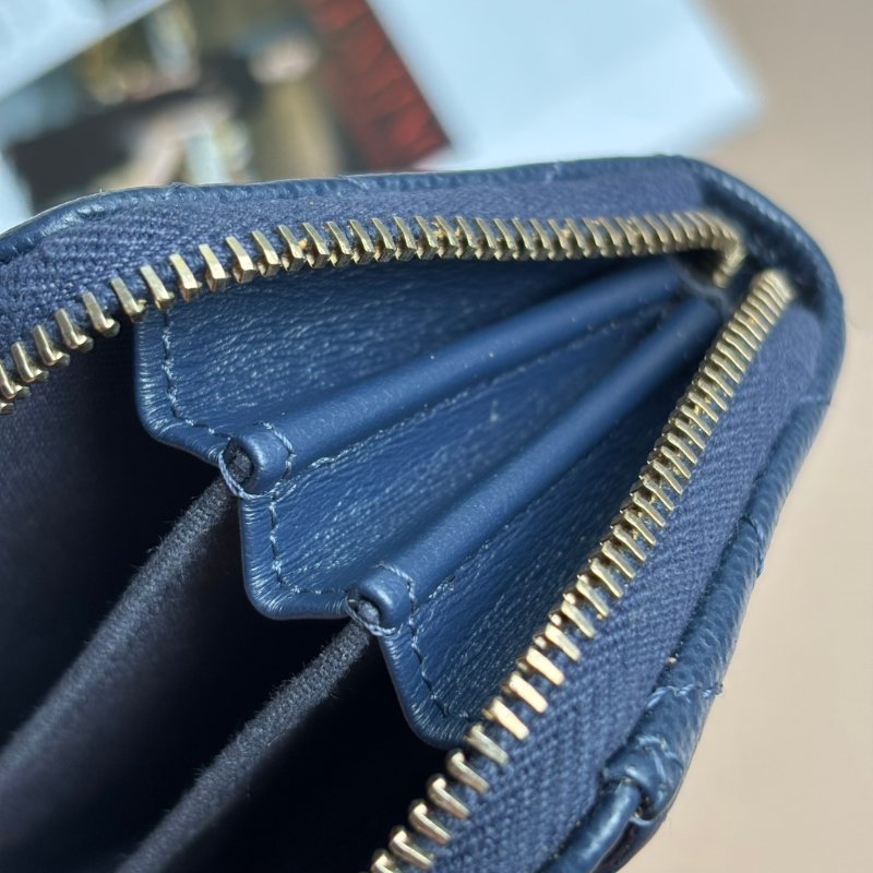 ::CHANEL::海軍藍色菱格荔枝紋牛皮淡金色雙C拉鍊零錢包-17