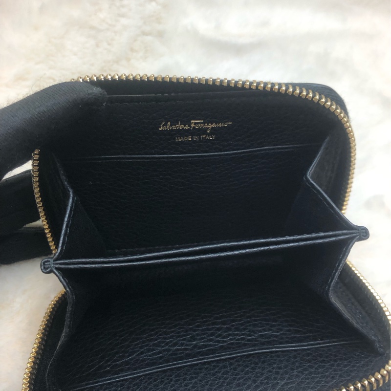 Ferragamo 菲拉格慕 黑金 荔枝皮紋卡包 XA771-23