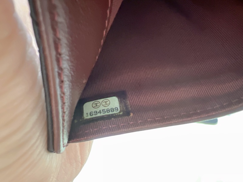 香奈兒羊皮對開長夾(黑)-11