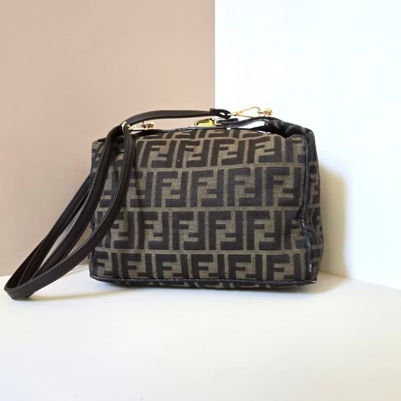 【LA LUNE】絕版古董包 Fendi中古二手老花盒子 側背包 斜孭包 皮革包 單肩包-4