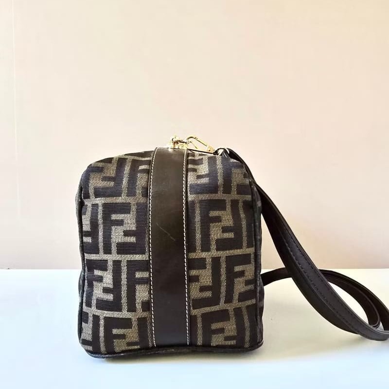 【LA LUNE】絕版古董包 Fendi中古二手老花盒子 側背包 斜孭包 皮革包 單肩包-6