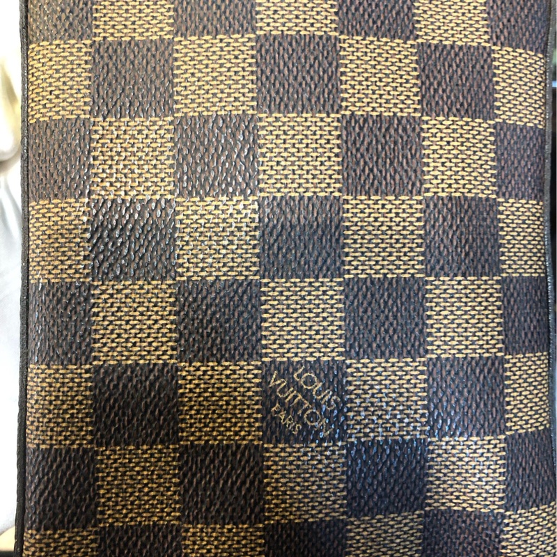 LOUIS VUITTON 方格胸包-5