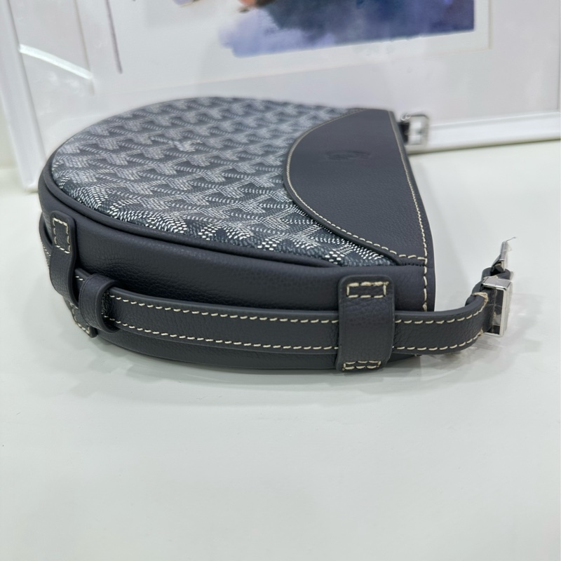 全新goyard/戈雅灰y字滿印hirondelle 月亮包 24年標-3
