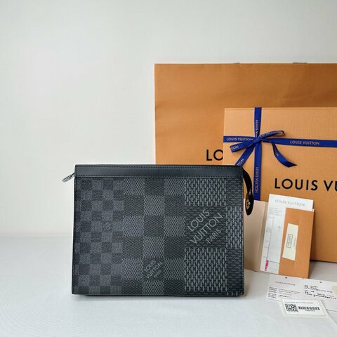 LV 棋盤格Voyage手拿包