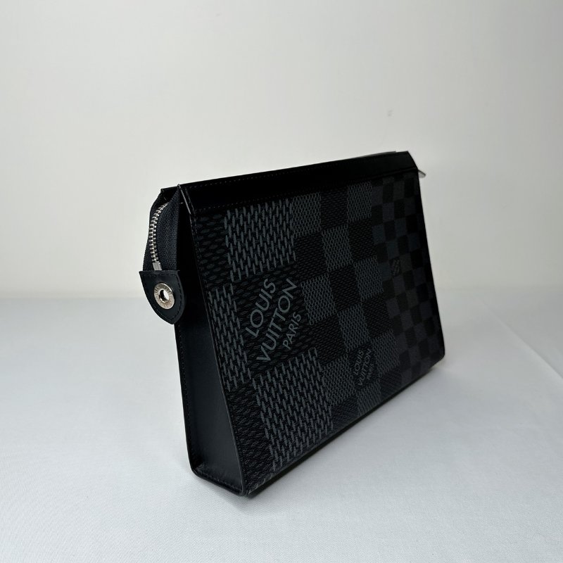 LV 棋盤格Voyage手拿包-5