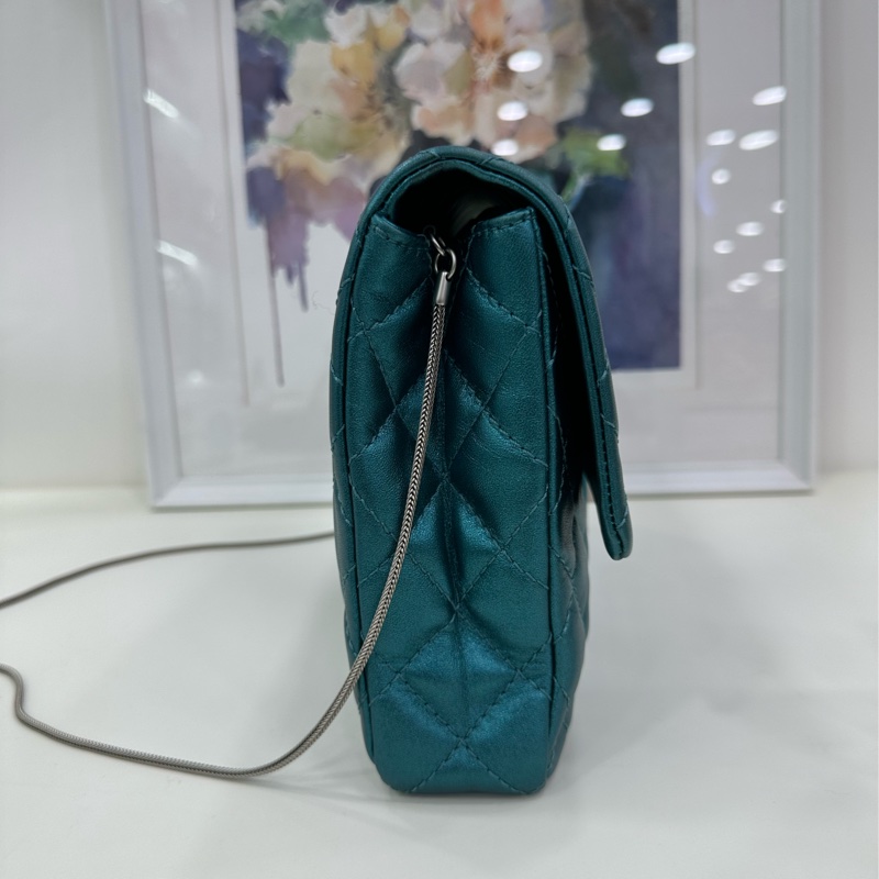 Chanel香奈兒孔雀藍 絕版蛇骨鏈兩用2.55信封包，蛇骨鏈可放到包包裡分分鐘變手包。 12開 氣質不俗，非常輕便實用。-3