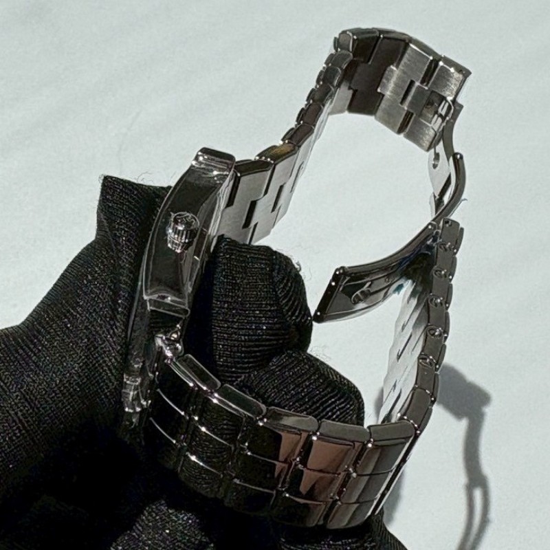 Hermes 不鏽鋼鍊帶銀H面11點鑽女錶-3