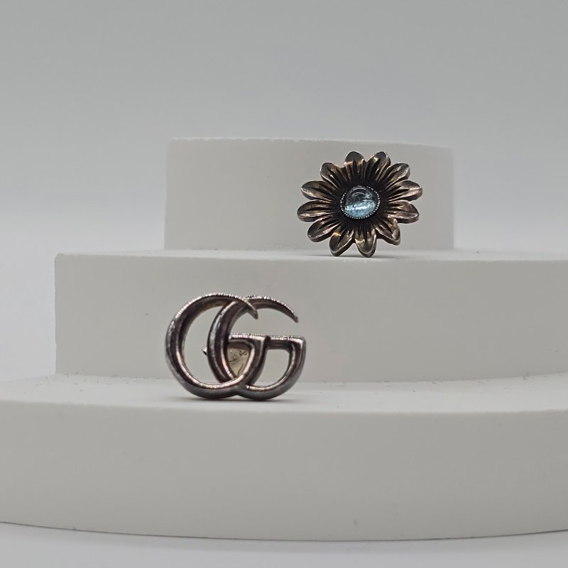 GUCCI 小雛菊 GG LOGO 不對稱 古典雕花 耳環 耳釘-1