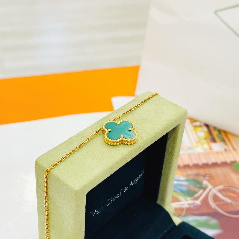 VCA梵克雅寶四葉草🍀AU750孔雀石項鍊中號-1