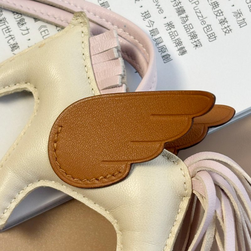 ::HERMES:: Rodeo 奶昔白小馬 x 棕色 拼接淡粉色 吊飾-12