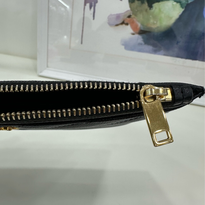 ysl 聖羅蘭 黑金魚子醬V紋拉鍊手拿包 皮夾 底長約21厘米-6