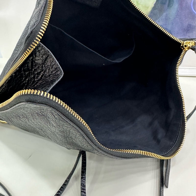 BALENCIAGA巴黎世家機車包手拿包-4