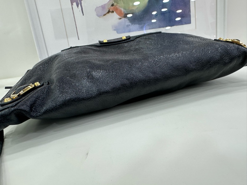 BALENCIAGA巴黎世家機車包手拿包-6