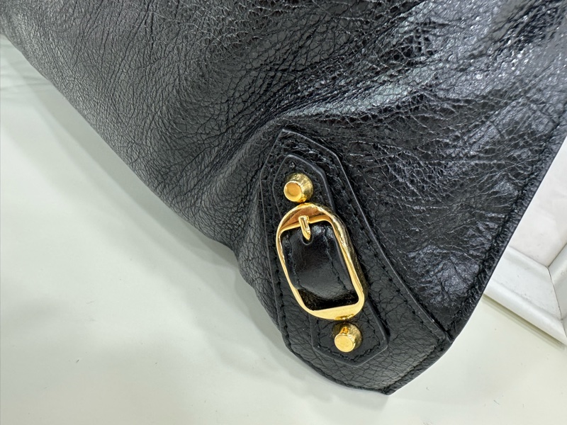 BALENCIAGA巴黎世家機車包手拿包-8