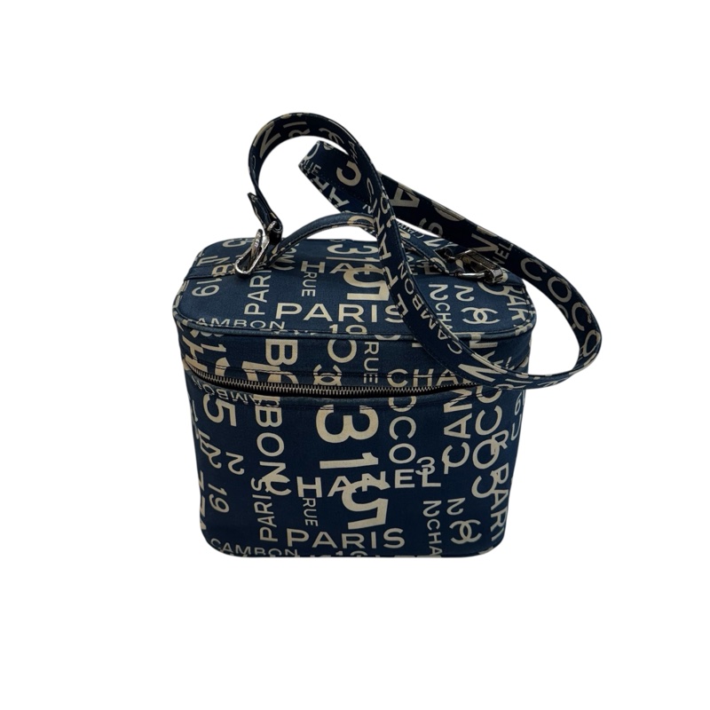 CHANEL 帆布字母塗鴉化妝箱包-0