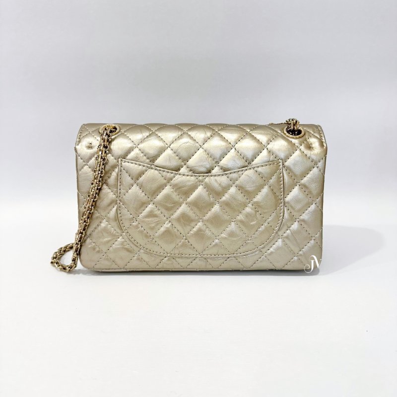 Chanel 香檳金菱格淡金釦小號2.55口蓋包/A37586-3