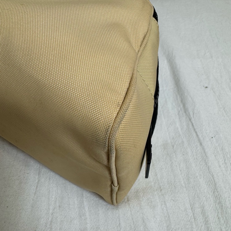 CHANEL奶茶拼黑 帆布手拿包-9