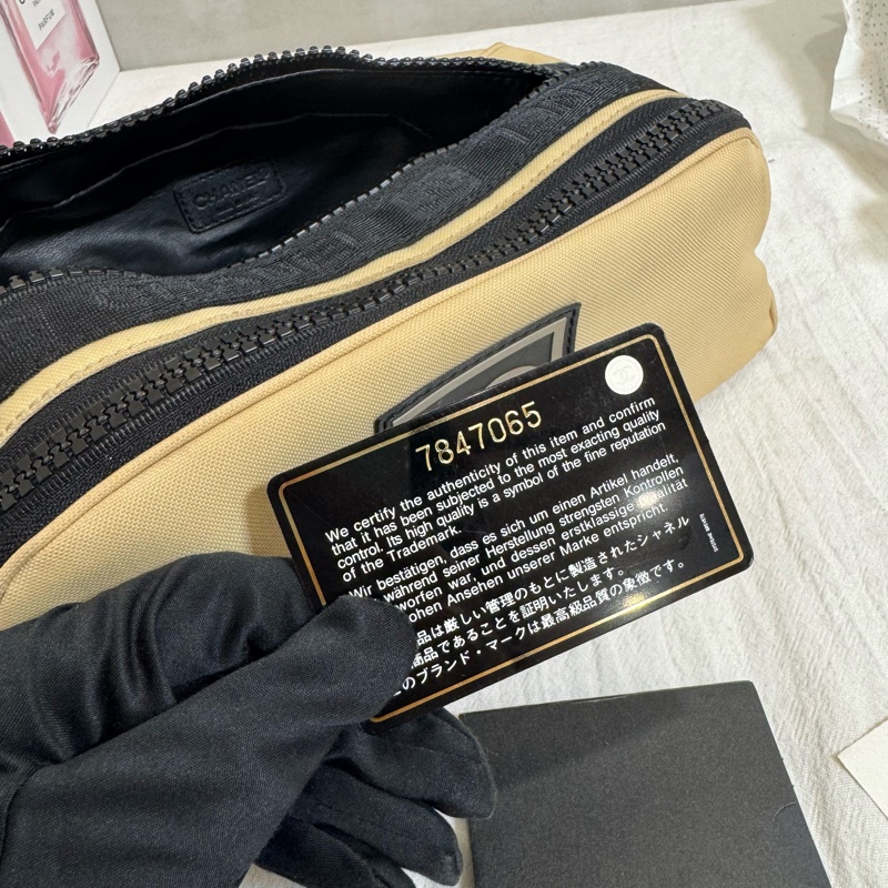 CHANEL奶茶拼黑 帆布手拿包-18