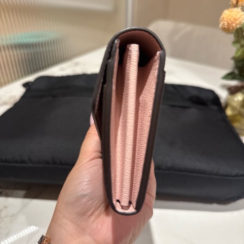 LV Louis Vuitton路易威登 M62235經典SARAH系列Monogram帆布印花暗釦長夾(芭蕾粉)-11