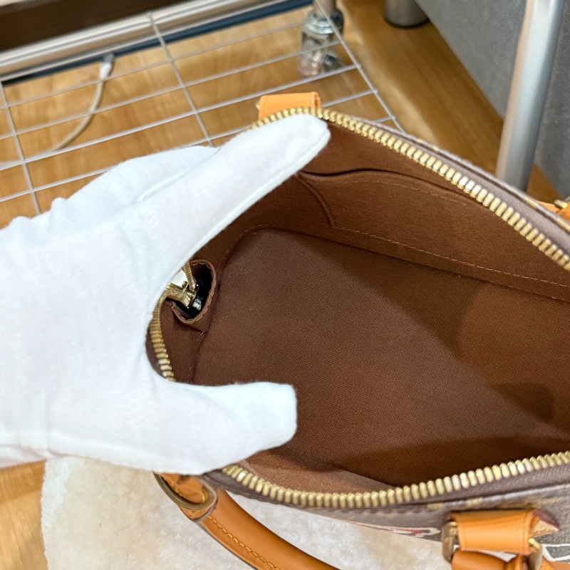 | 徽章限量款 🎖️｜Lv alma bb 貝殼包-16