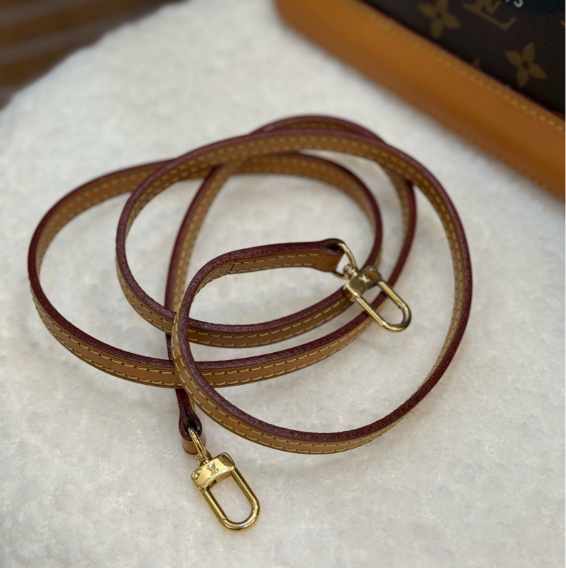 | 徽章限量款 🎖️｜Lv alma bb 貝殼包-17