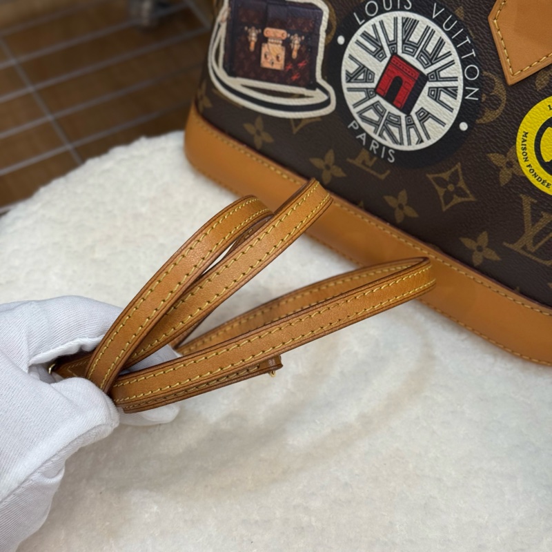 | 徽章限量款 🎖️｜Lv alma bb 貝殼包-19