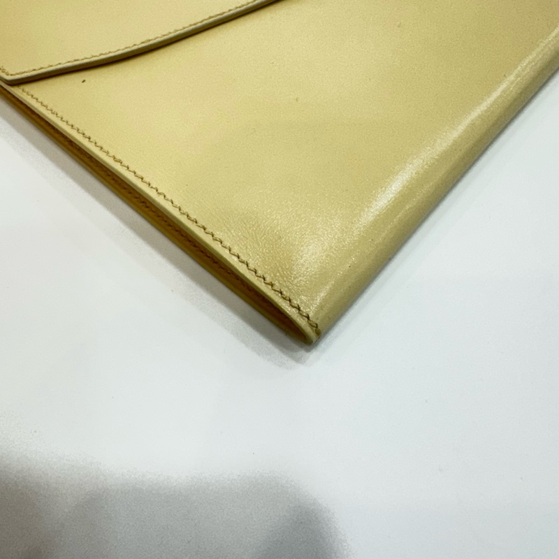 HERMES 奶白色牛皮鎖頭手拿包-6