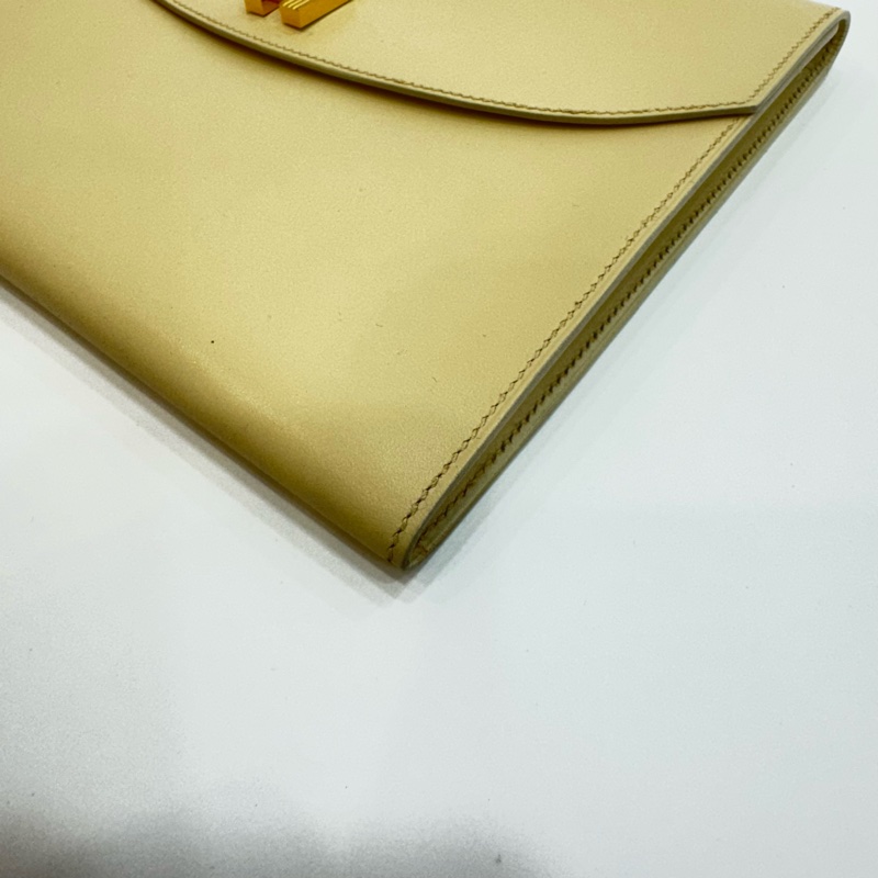 HERMES 奶白色牛皮鎖頭手拿包-7