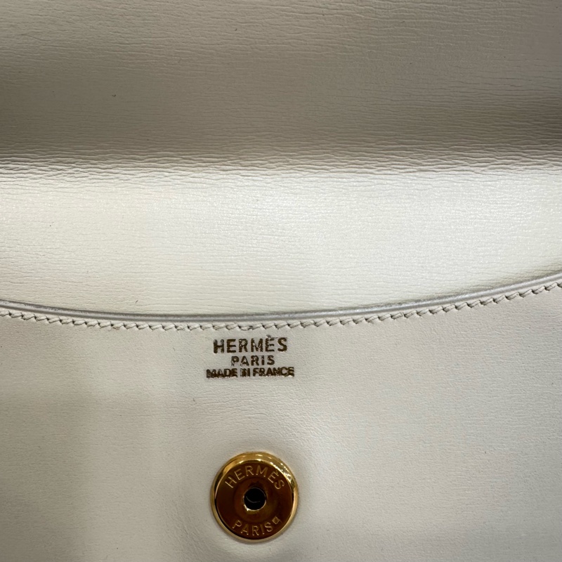 HERMES 奶白色牛皮鎖頭手拿包-12