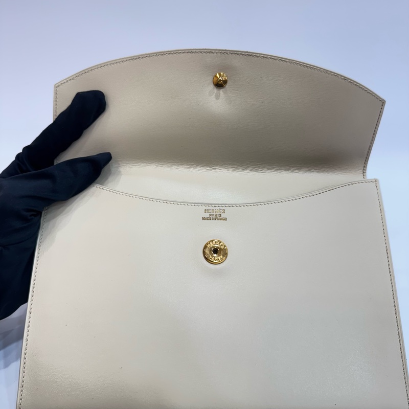 HERMES 奶白色牛皮鎖頭手拿包-13