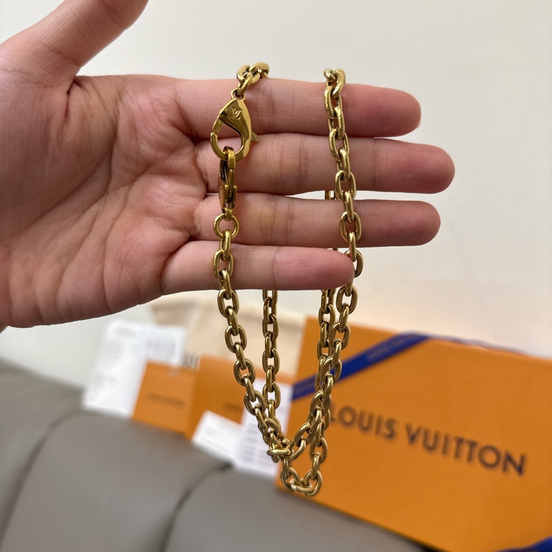 LV Louis Vuitton Easy Pouch On Strap 壓花牛皮拉鍊肩背斜背包M80349-黑-15