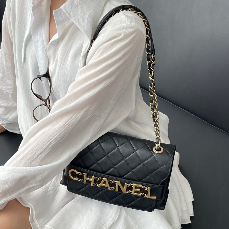 CHANEL - 黑金牛皮字母側背包-4