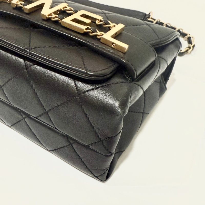 CHANEL - 黑金牛皮字母側背包-7