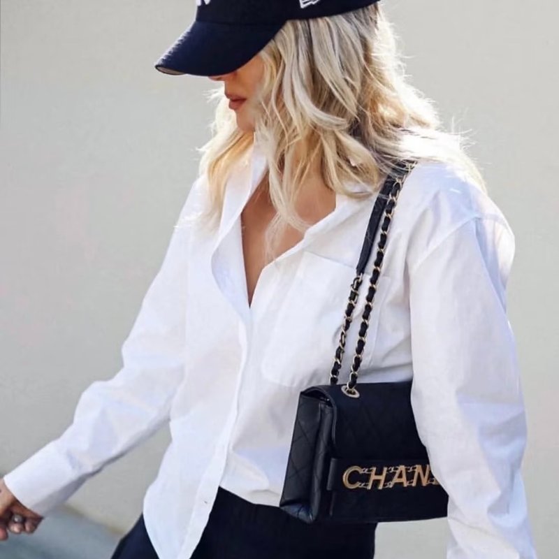 CHANEL - 黑金牛皮字母側背包-1