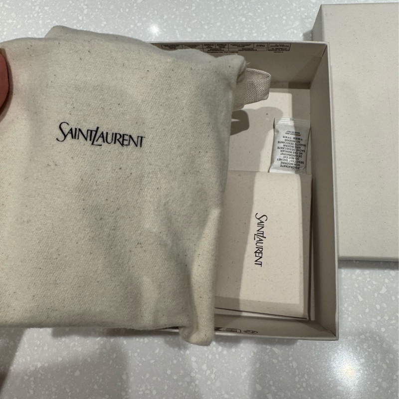 YSL 魚子醬黑金信封單層卡包(全新正品)-12