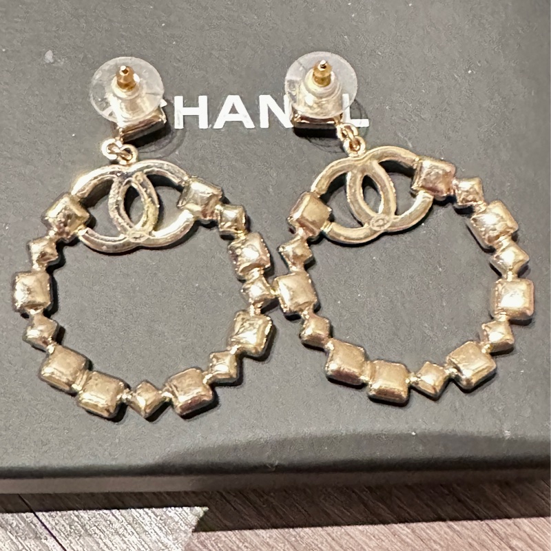 Chanel 不規則造型超閃大圓耳環-5