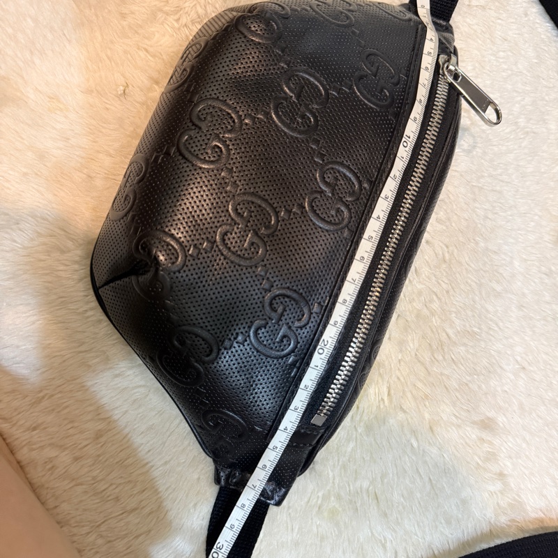 95新✨男生揹起來很帥的胸口包 斜背包🎖️正櫃款5折 附購證🖤黑色牛皮 老花 三用包 揹帶長度可調整 斜背包 胸口包 腰包-2