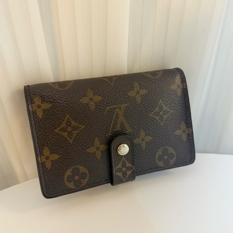 ✔️LV Louis Vuitton 路易威登 Monogram M61674 蝴蝶釦中夾