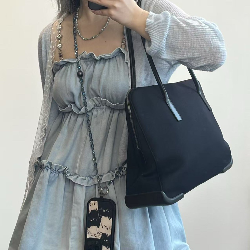 「JL精品代購」9新 Prada棉拼皮黑銀大托特包-1