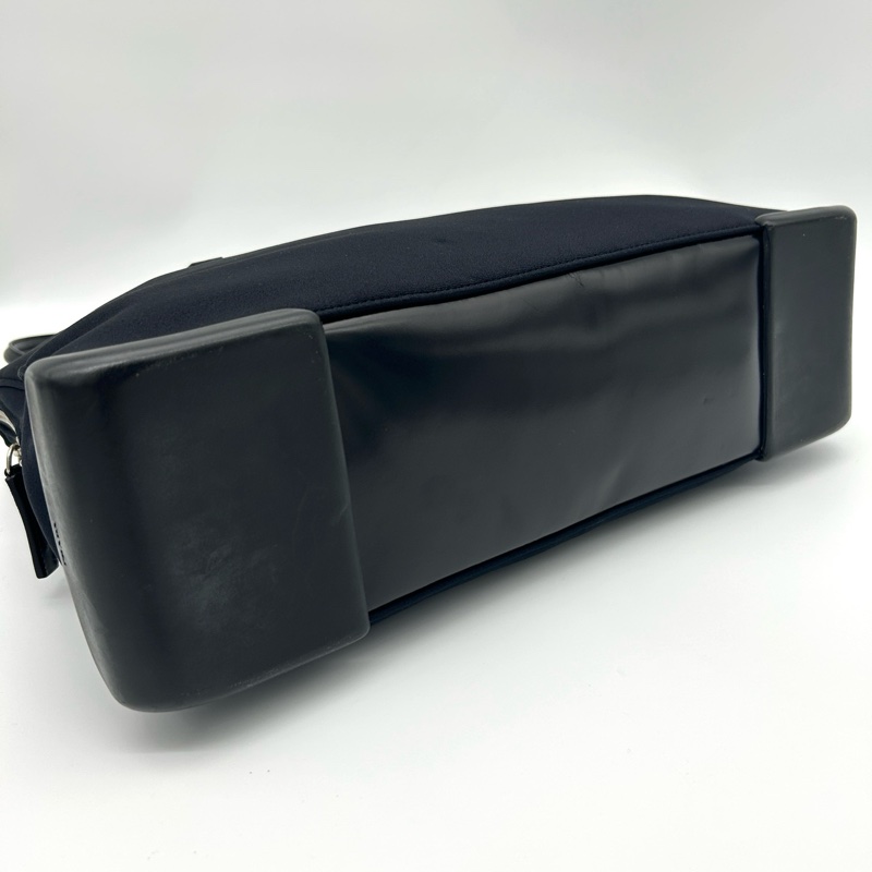 「JL精品代購」9新 Prada棉拼皮黑銀大托特包-5