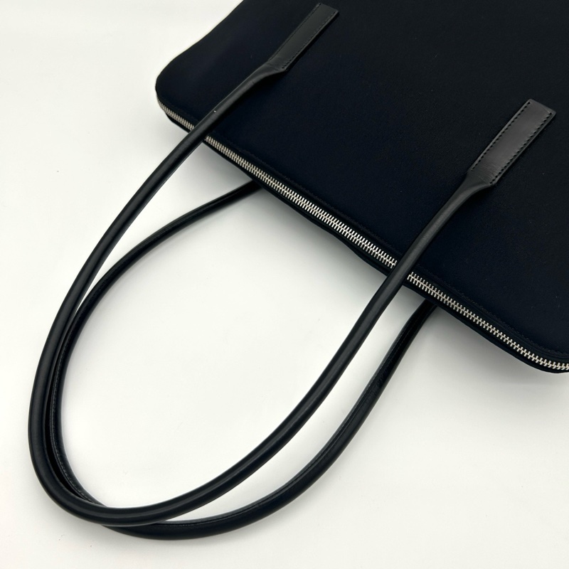 「JL精品代購」9新 Prada棉拼皮黑銀大托特包-11