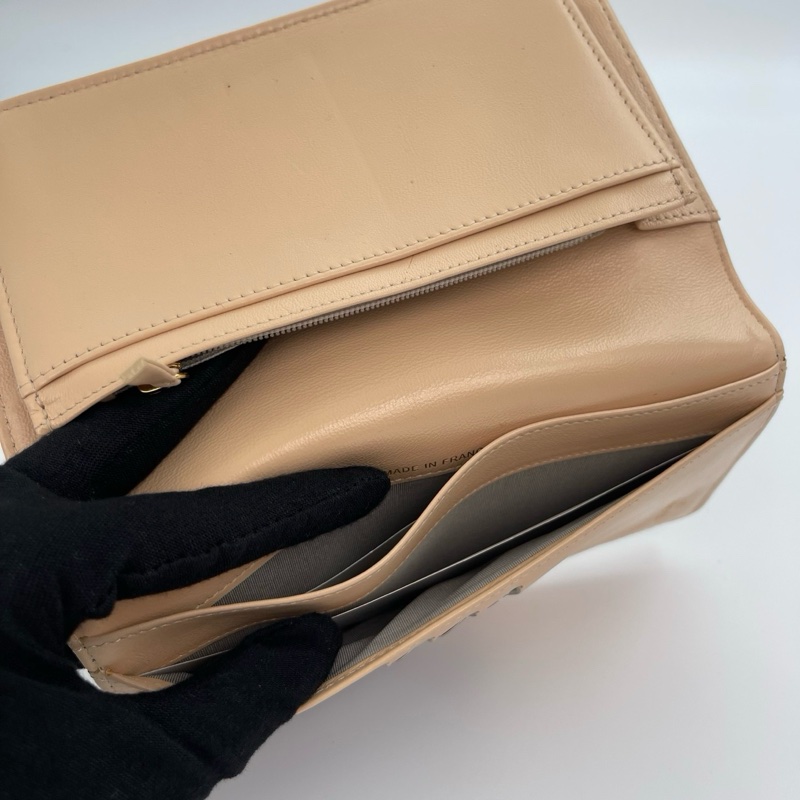 「JL精品代購」香奈兒奶茶色牛皮外縫雙c二折長夾-8