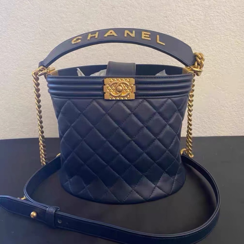CHANEL香奈儿【9成新 黑色 30开 leboy 水桶包 菱格纹小牛皮 支持验货宝 小号金色链条水桶包单肩包 】-0