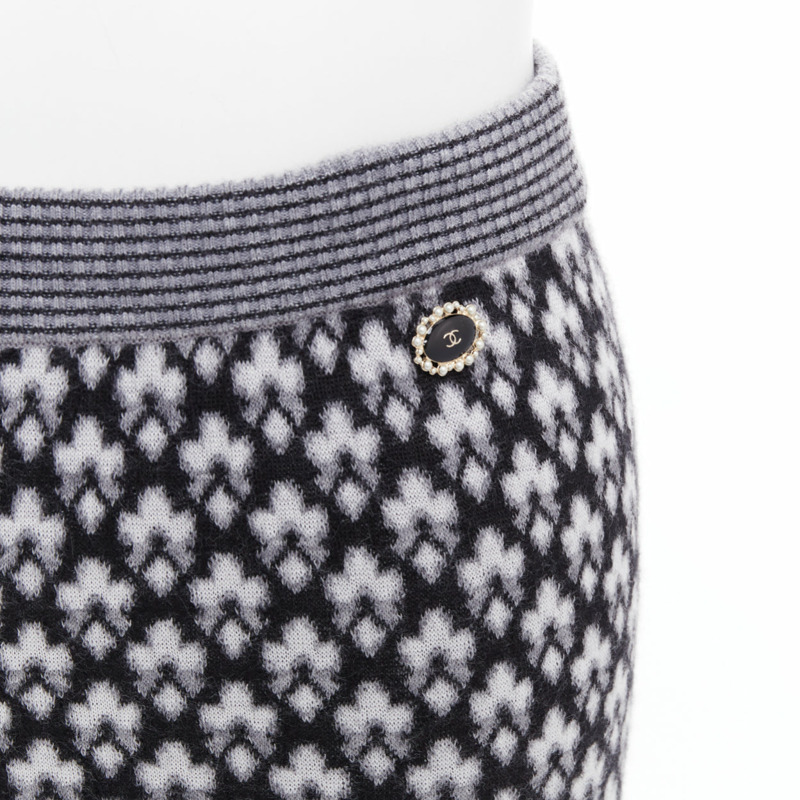 CHANEL 100% cashmere grey CC logo pearl button pattern stretch knit pants FR38 M-1