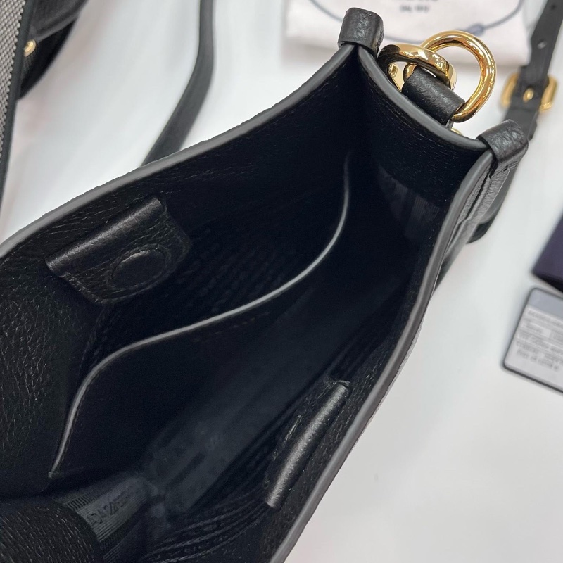 Prada black leather bag-3