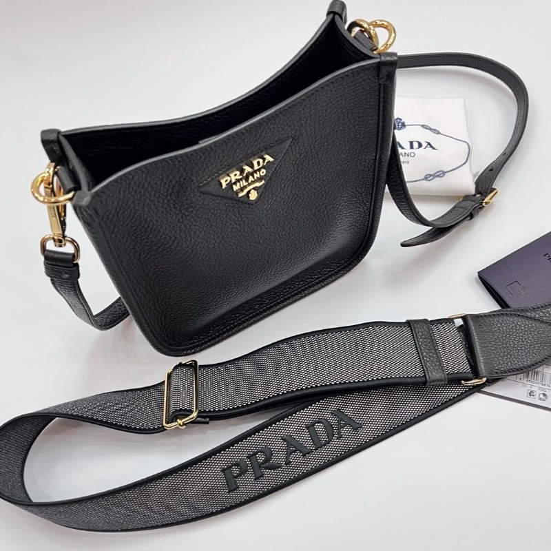 Prada black leather bag-4