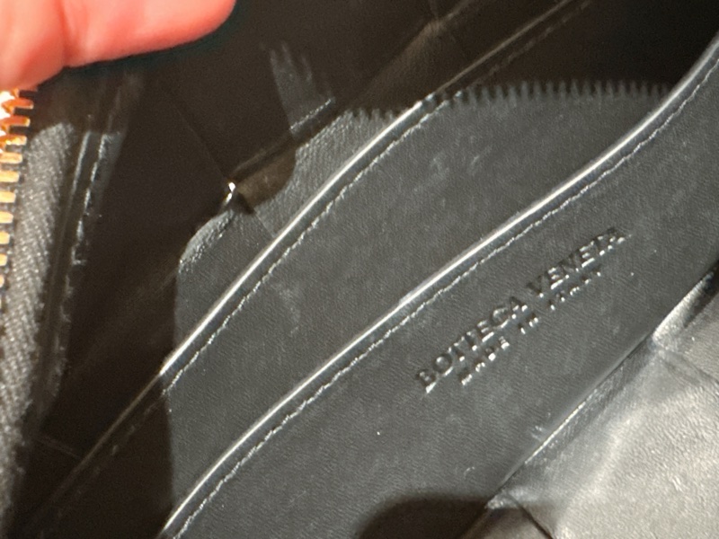 Bottega Veneta Cassette 黑色小號磚塊小羊皮肩背包手提包-12